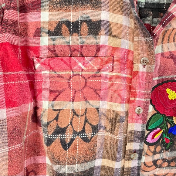 Reworked Stencil Bleached Plaid Flannel Button Down Shirt Womens Size Medium - Picture 6 of 16
